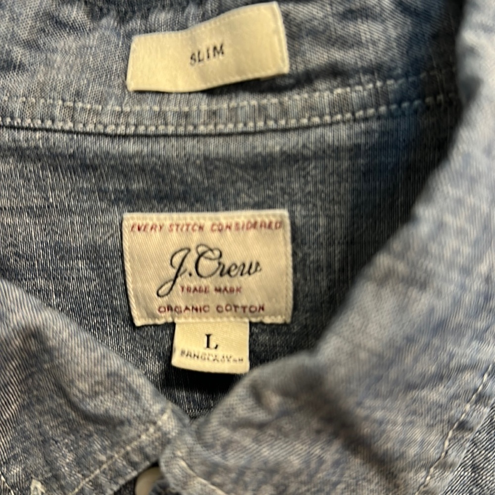 J Crew Men’s Slim Chambray Blue Button Up Shirt